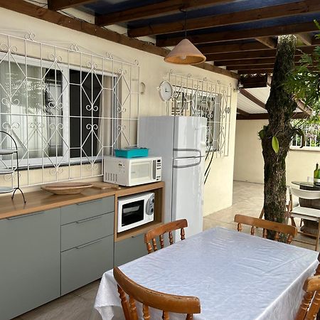 Casa Da Arvore Rua Pescada Amarela บอมบินญัส ภายนอก รูปภาพ