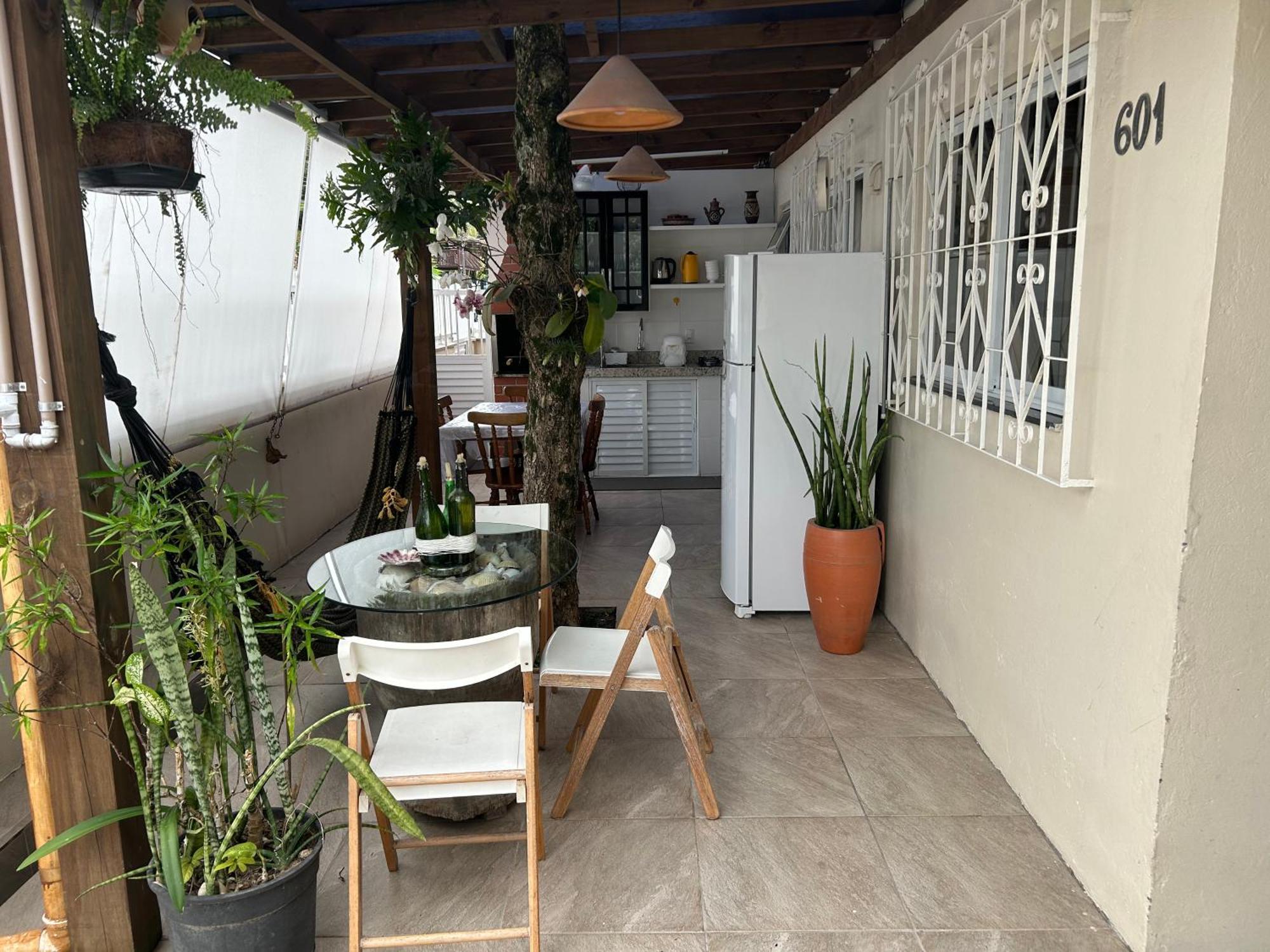 Casa Da Arvore Rua Pescada Amarela บอมบินญัส ภายนอก รูปภาพ